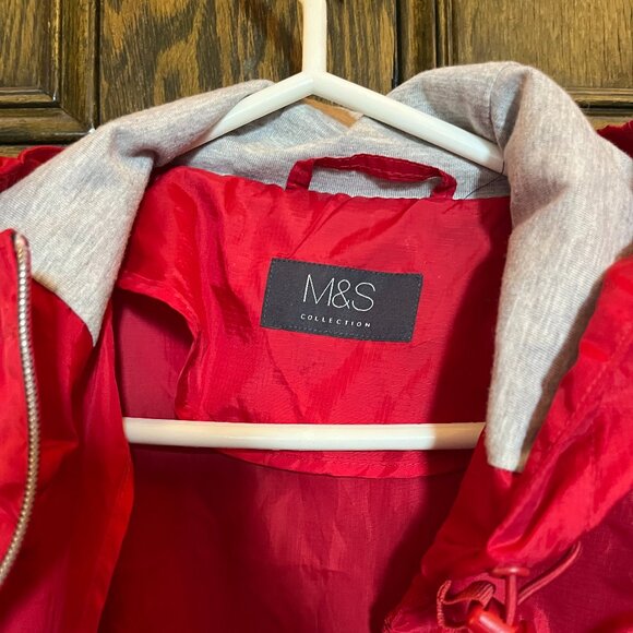 Marks and Spencer Red Packable Windbreaker (Medium) - Picture 3 of 4